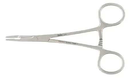 Integra Lifesciences – Needle Holder 7-1/2 Inch Length Serrated Jaws Finger Ring Handle – 8-17TC