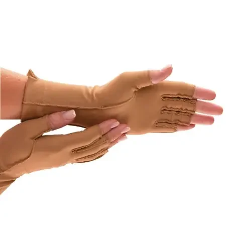 Isotoner Therapeutic – Compression Gloves Full Finger Large Over-the-Wrist Length Right Hand Nylon / Spandex – 56304513