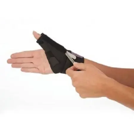 ProCare – Thumb Splint One Size Fits Most Black – 081536382